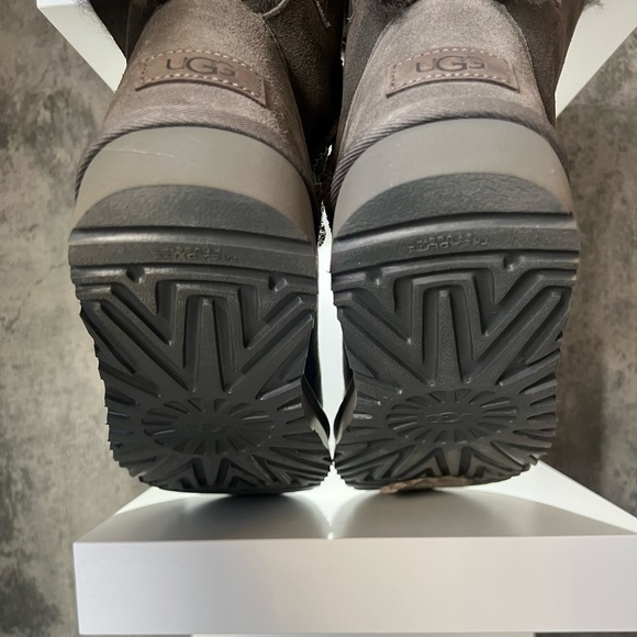 UGGS - Mini Bailey Bow II Boot - Picture 3 of 3